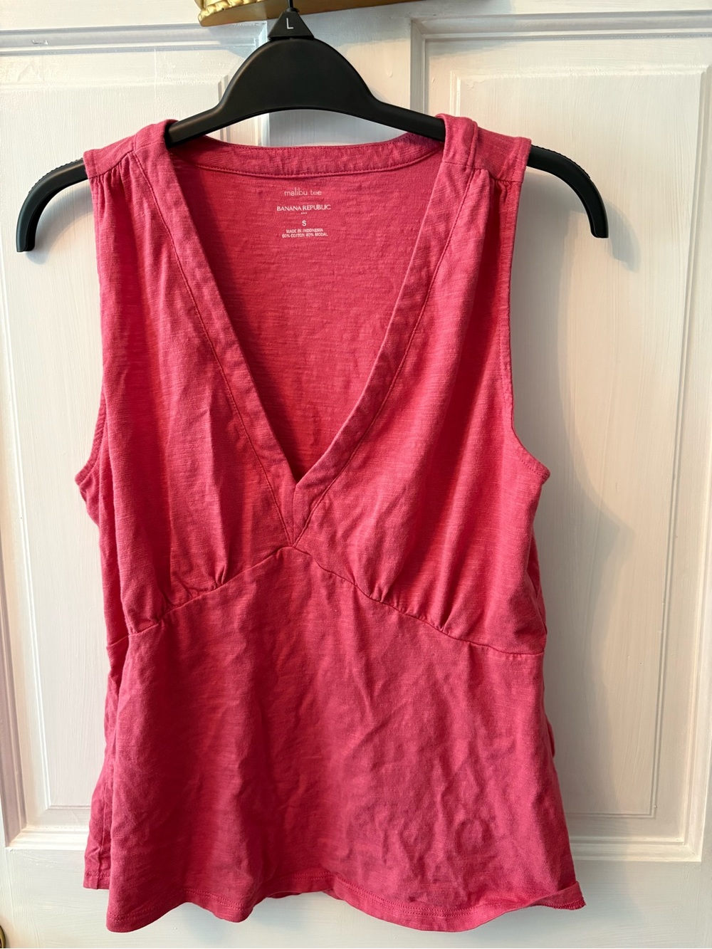 Banana Republic Raspberry Pink V-Neck Sleeveless Tank